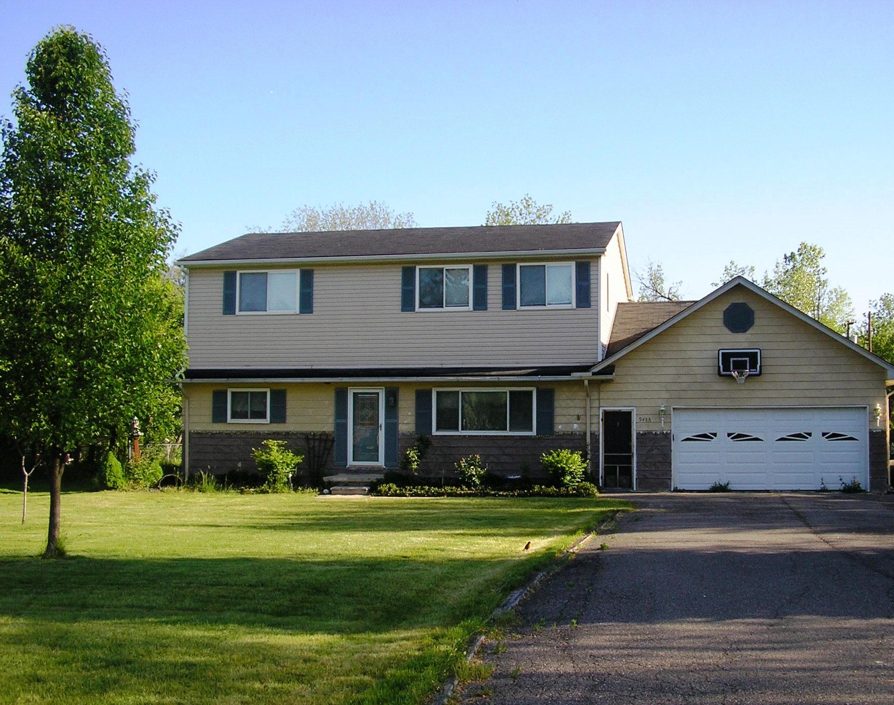 9456 Highland Drive, Grosse Ile, MI 48138 