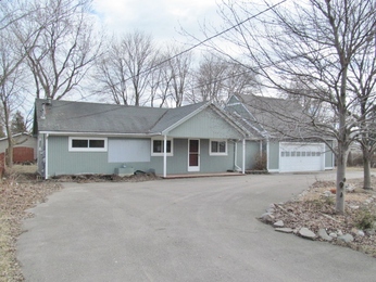 50 Harriet St, Oxford, MI 48371 