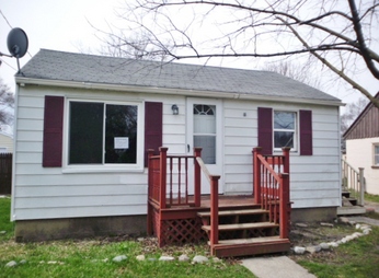 207 Oxford St, Bay City, MI 48708 