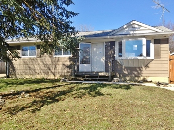 203 S Lester St, Capac, MI 48014 