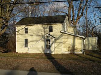 528 N Line St, Chesaning, MI 48616 