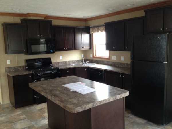 17144 Boilingbrook #060, Macomb, MI 48044 