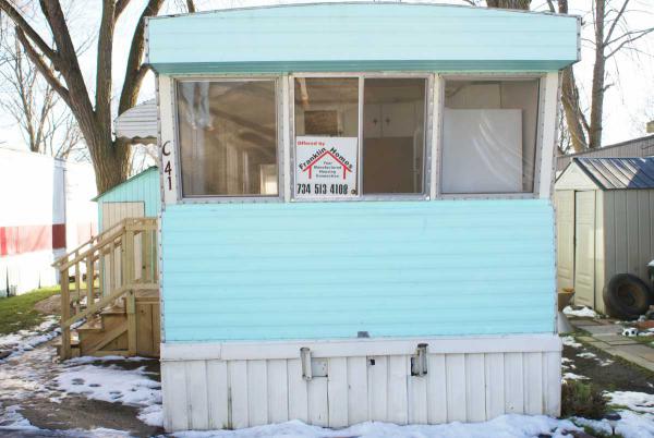 28495 W Joy Road, Westland, MI 48185 