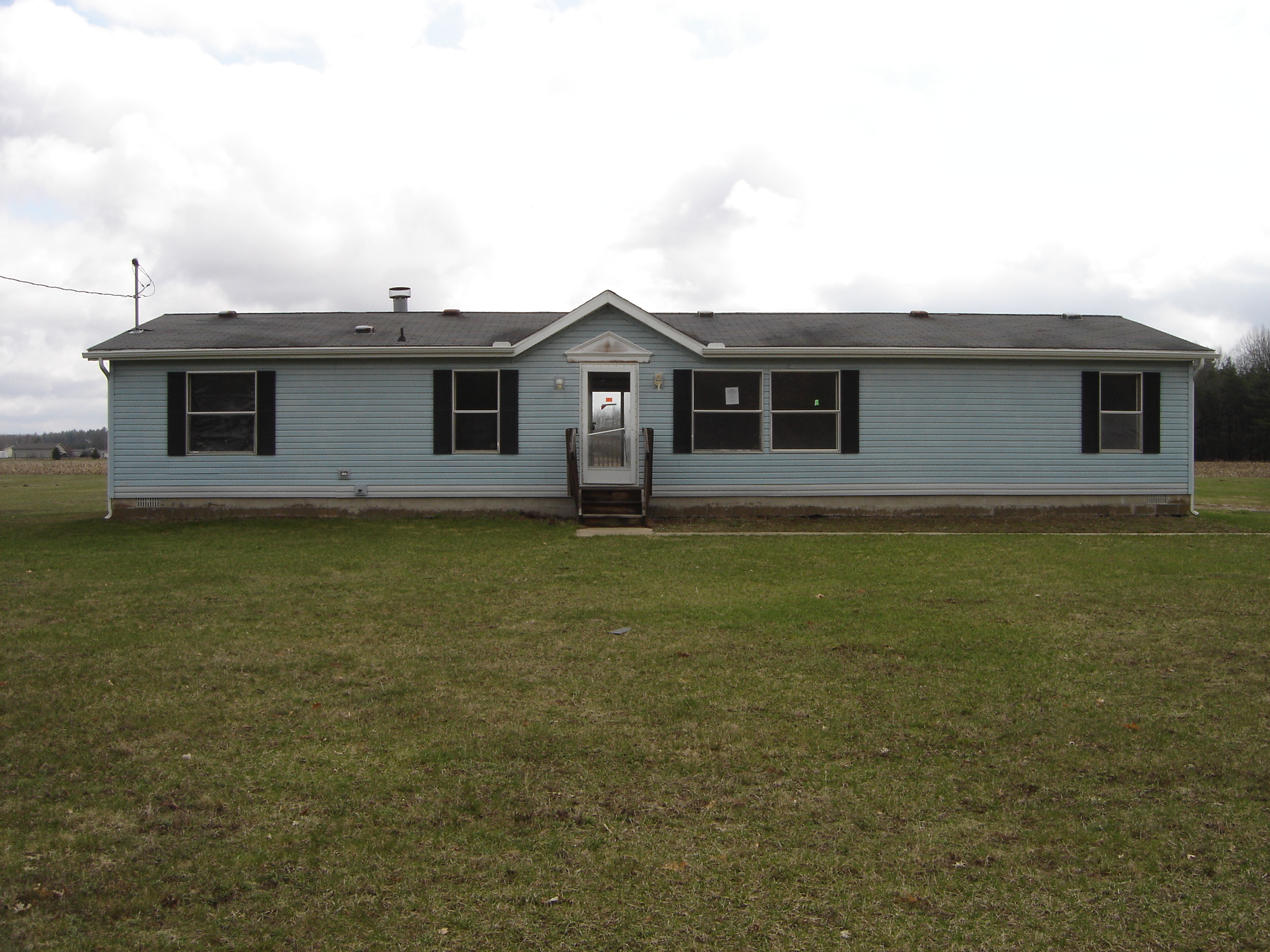 10338 Maple Hill Rd, Howard City, MI 49329 