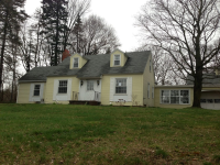 87 Lamoreaux Dr NW, Comstock Park, MI 49321 