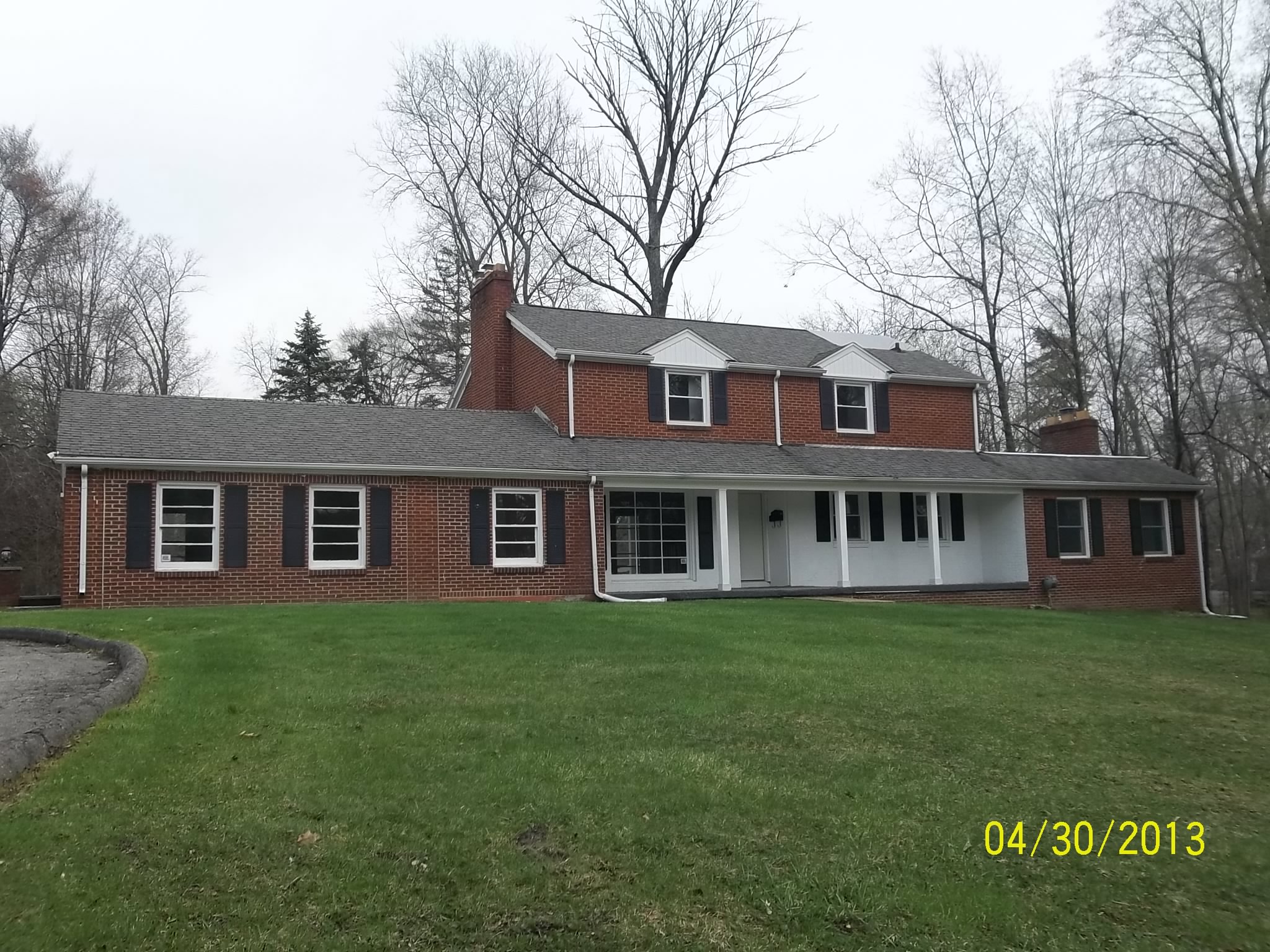 1601 Woodbourne Dr, Flint, MI 48503 
