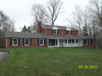 1601 Woodbourne Dr, Flint, MI 48503 