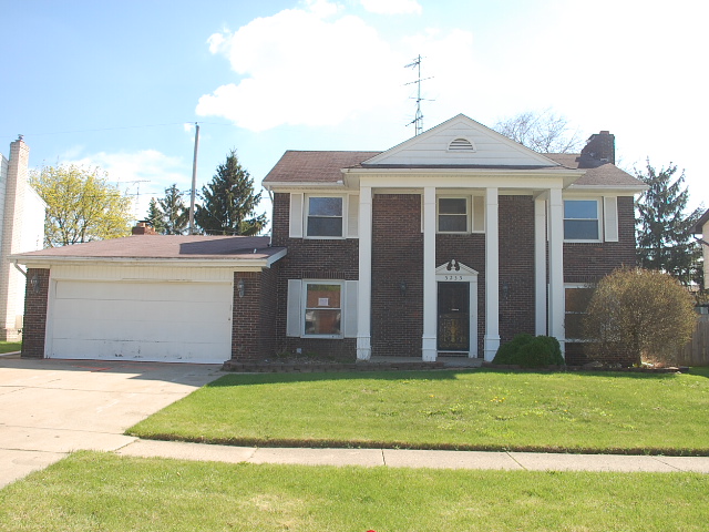 3233 Wolcott St, Flint, MI 48504 