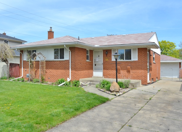 15227 Everly St, Roseville, MI 48066 