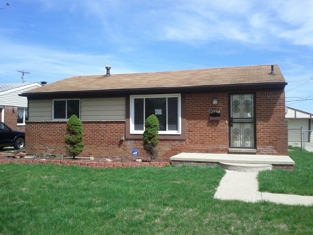9527 Michael Dr, Romulus, MI 48174 