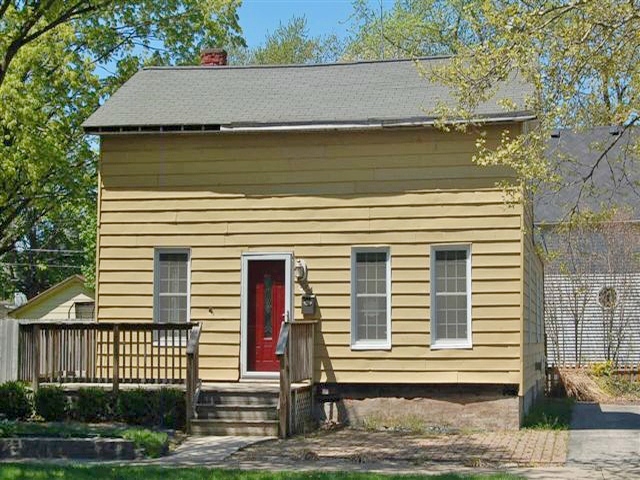 1004 Church St, Saint Joseph, MI 49085 