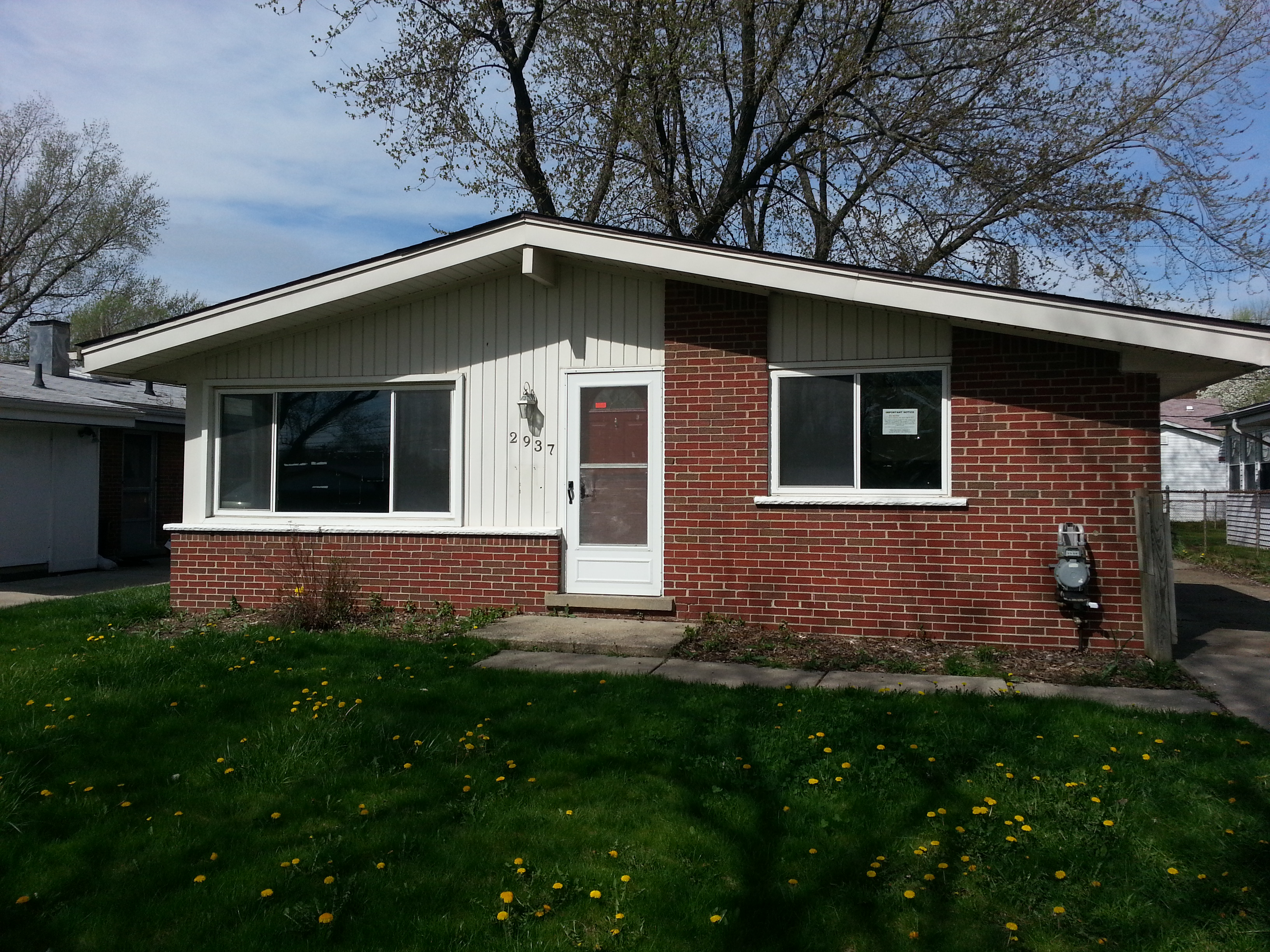 2937 N Campbell Rd, Royal Oak, MI 48073 