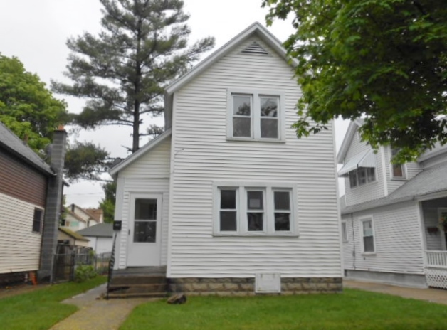 1015 Mcreynolds Ave NW, Grand Rapids, MI 49504 