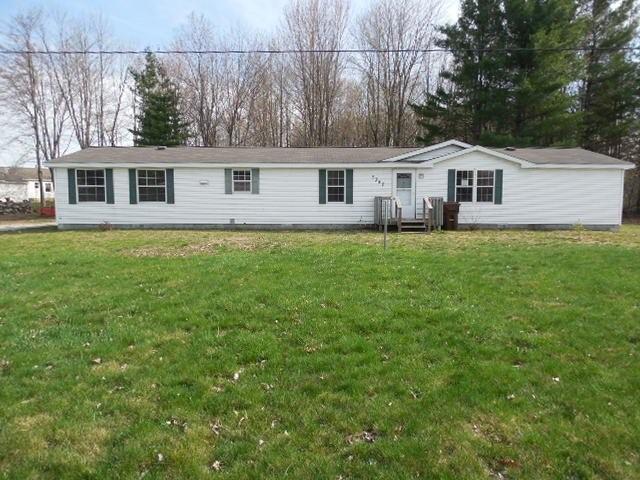 3357 Pine River Rd, Standish, MI 48658 