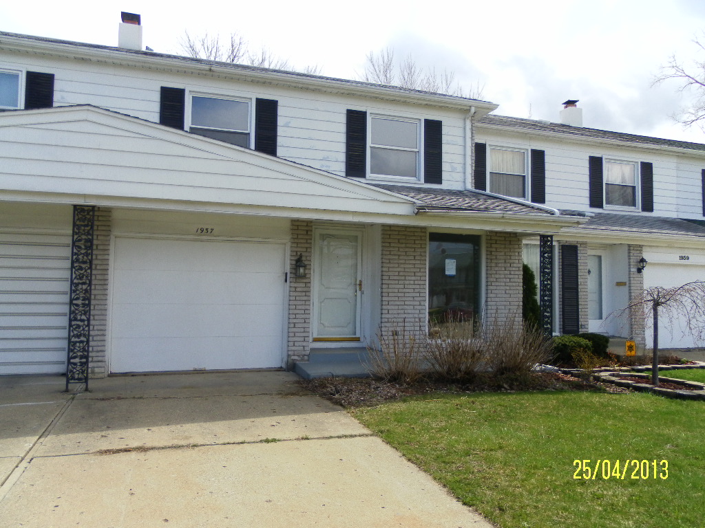 1937 Laurel Oak Dr, Flint, MI 48507 