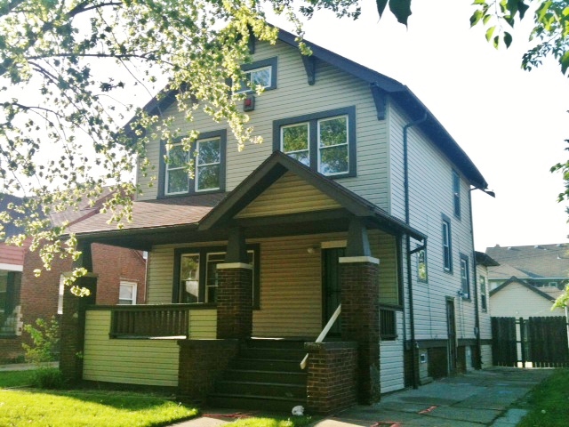 221 Cedarhurst Pl, Detroit, MI 48203 