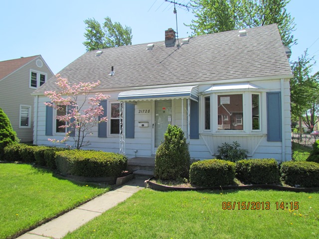 21728 Lakeview St, Saint Clair Shores, MI 48080 