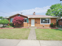 6972 N Wildwood St, Westland, MI 48185 