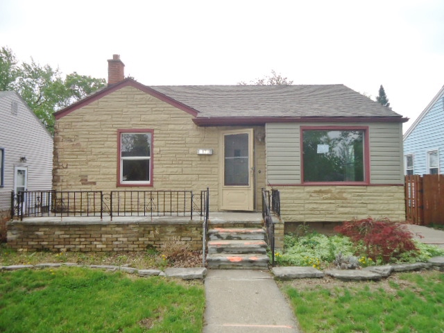 2173 Champaign Rd, Lincoln Park, MI 48146 