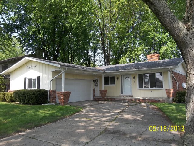 41184 Belvidere St, Harrison Township, MI 48045 