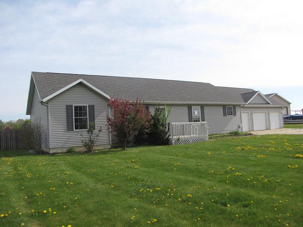 21954 Grange St, Edwardsburg, MI 49112 