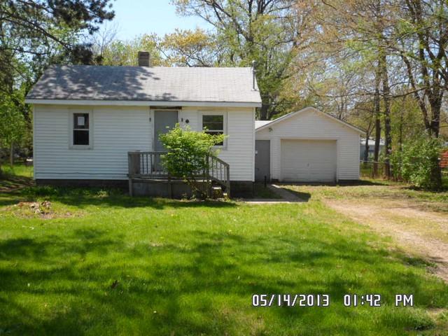 3885 Buck St, Norton Shores, MI 49444 