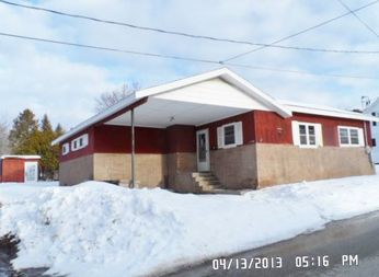 205 Quinnesec St, Iron Mountain, MI 49801 