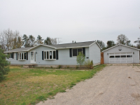 211 Crestwood Dr, Grayling, MI 49738 