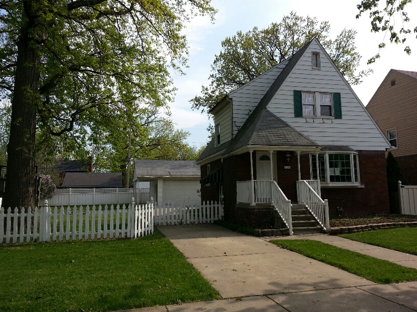 1751 Superior Blvd, Wyandotte, MI 48192 