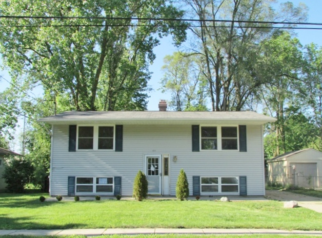 107 Royce St, Mason, MI 48854 