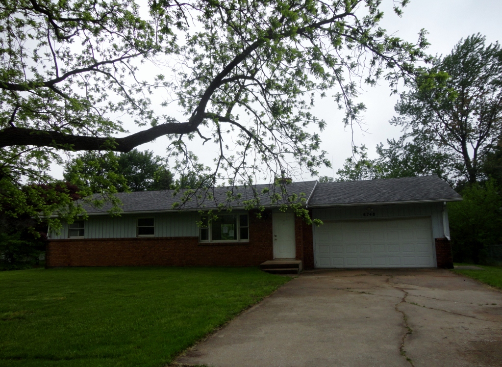 8748 Kephart Ln, Berrien Springs, MI 49103 