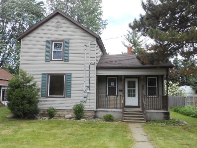 404 Vauconsant St, St Johns, MI 48879 