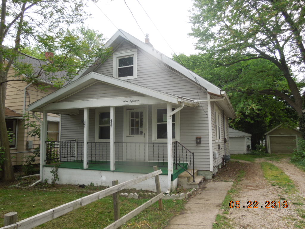 918 Dakin St, Lansing, MI 48912 