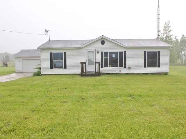 9489 Baldwin Rd, Gaines, MI 48436 