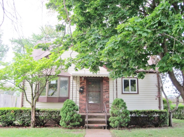 15314 Semrau Ave, Eastpointe, MI 48021 