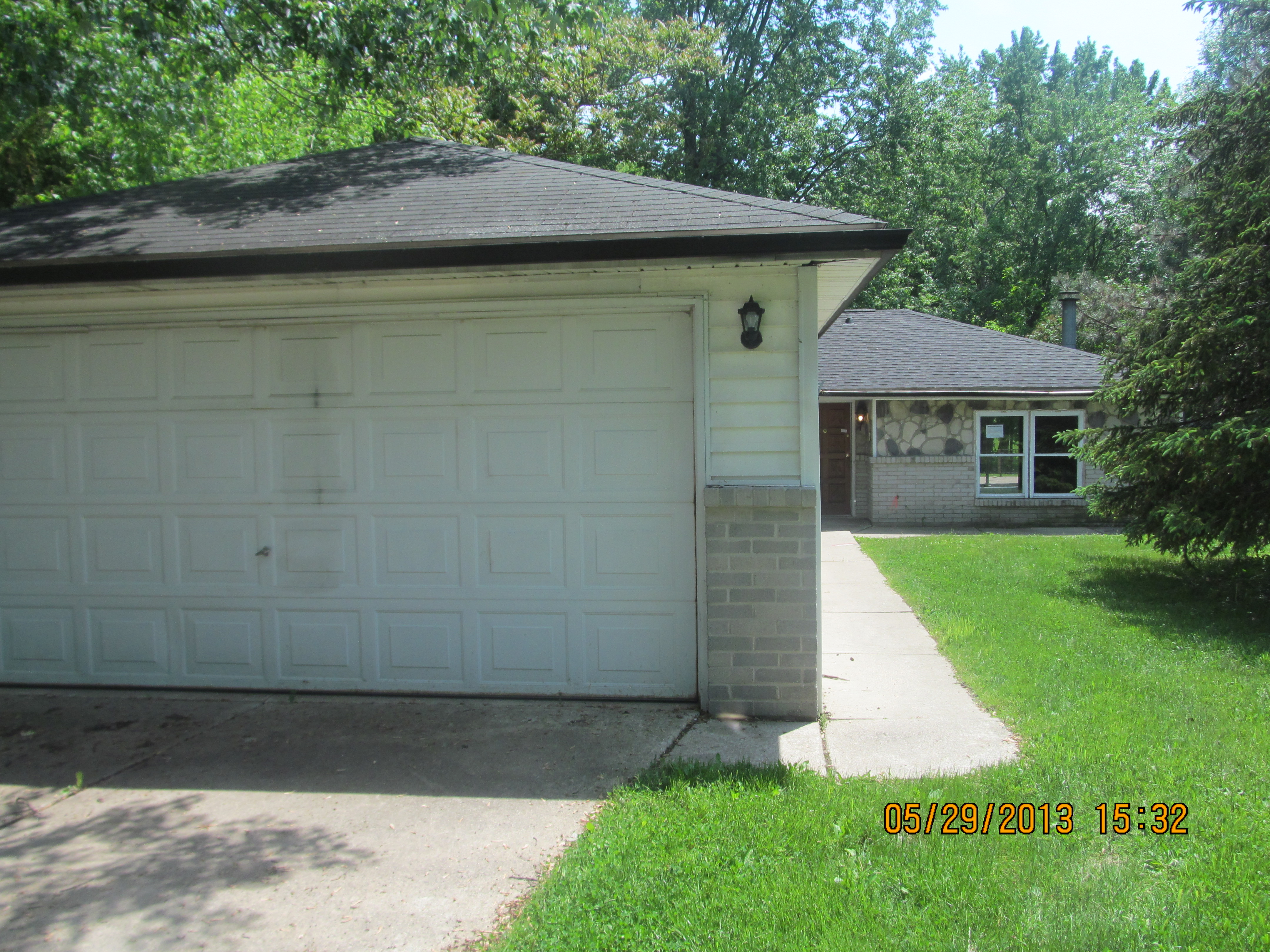 5124 Northlawn Dr, Sterling Heights, MI 48310 