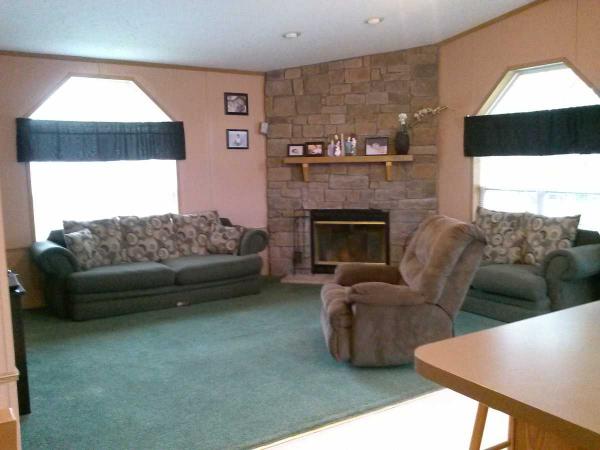 2332 N Timberview Dr, Newport, MI 48166 