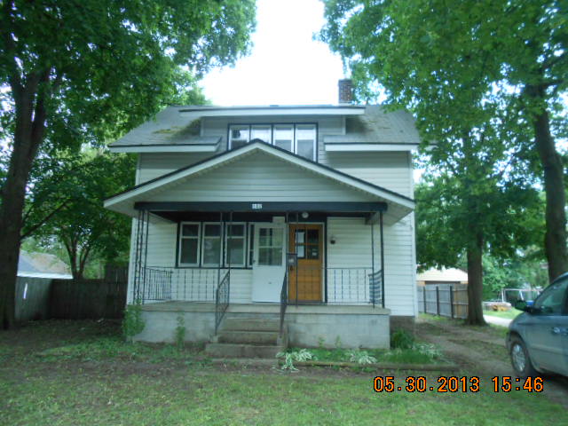 102 Ridgewood St SE, Kentwood, MI 49548 