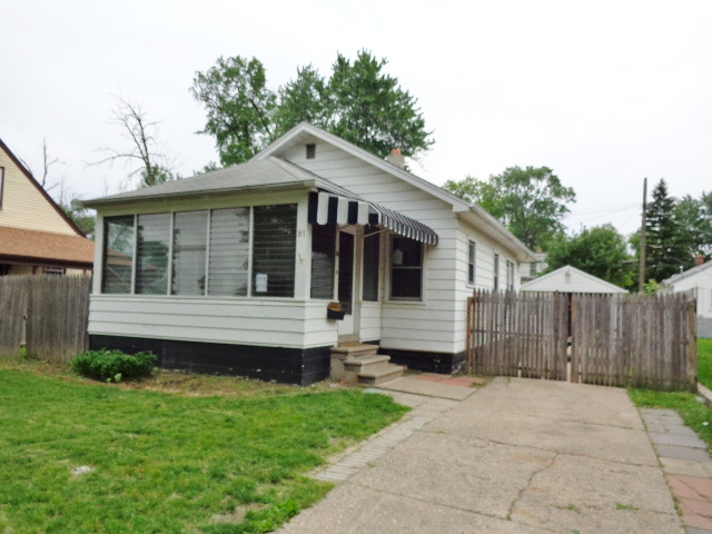 81 W Harry Ave, Hazel Park, MI 48030 