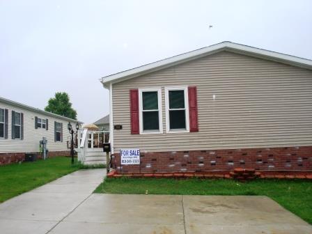 109 Twin Oaks Dr, Lot 38, Lapeer, MI 48446 