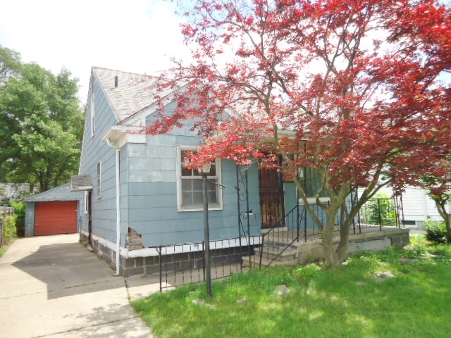 9352 Trinity St, Detroit, MI 48228 