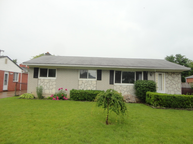 134 Central Court, Garden City, MI 48135 