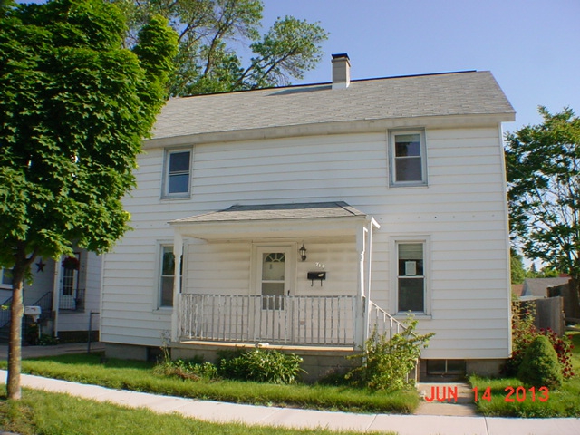 719 16th St, Bay City, MI 48708 
