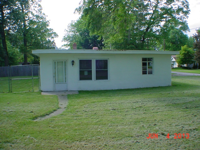 300 Lincoln Dr, Bay City, MI 48706 