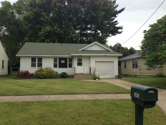 243 Wesley St SE, Wyoming, MI 49548 