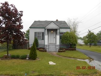 22133 Grandy St, Clinton Township, MI 48035 