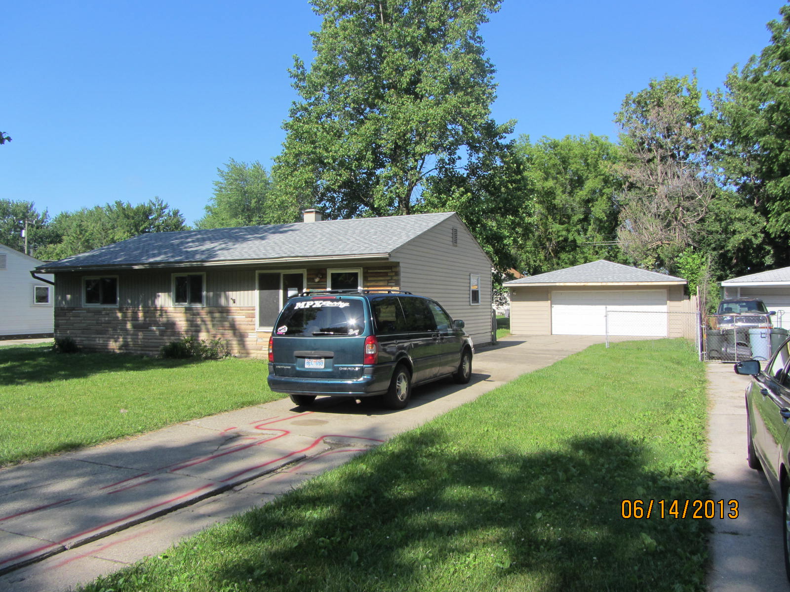 12051 Cavell St, Livonia, MI 48150 
