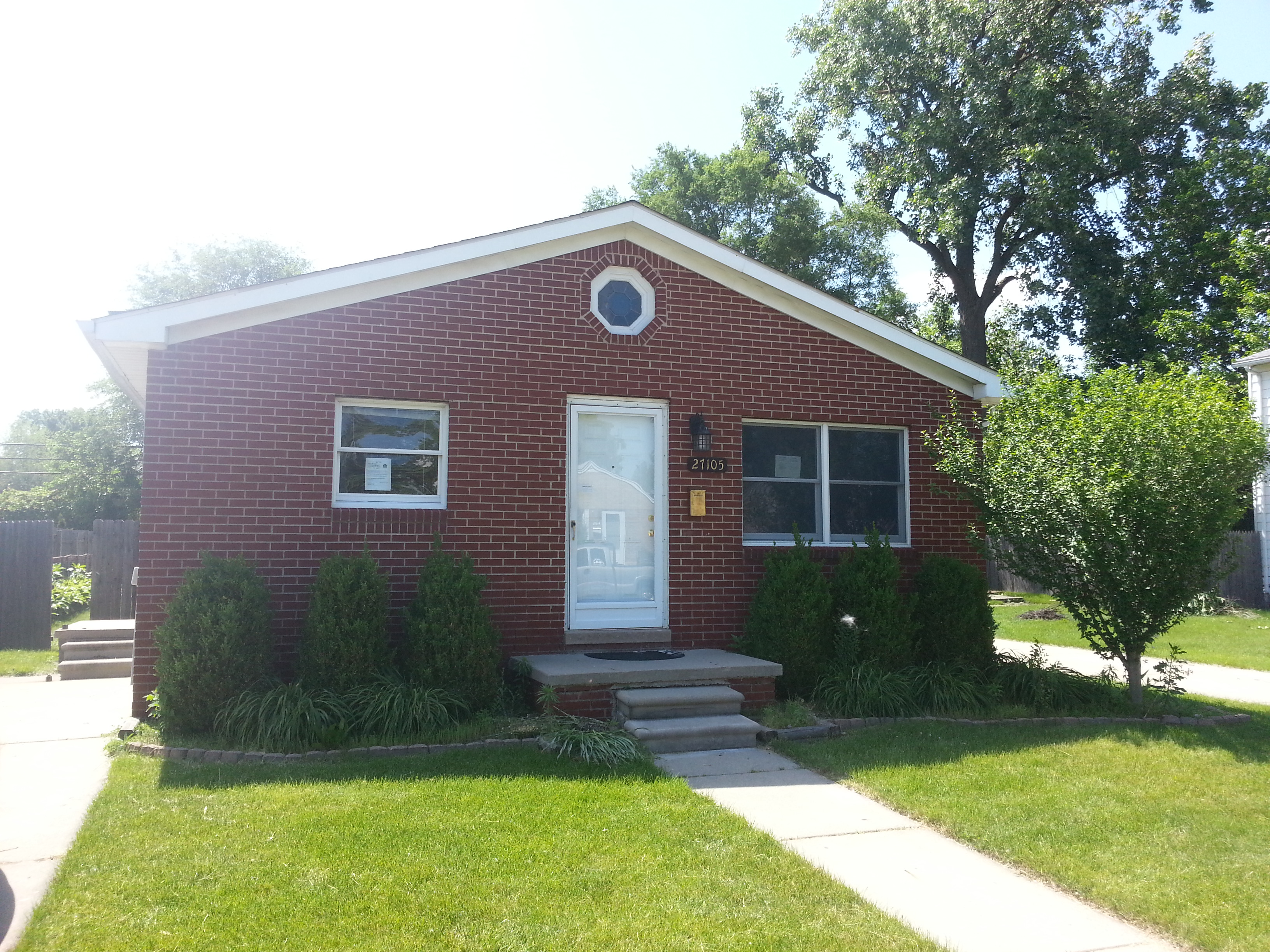 27105 Brush St, Madison Heights, MI 48071 