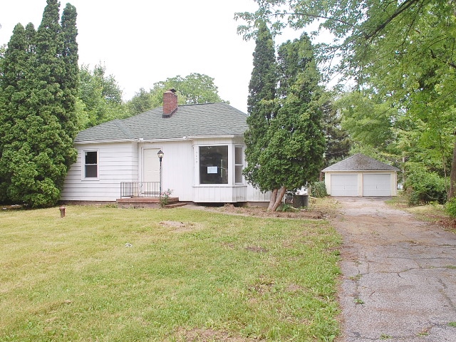 3042 Cashin Dr, Flint, MI 48506 