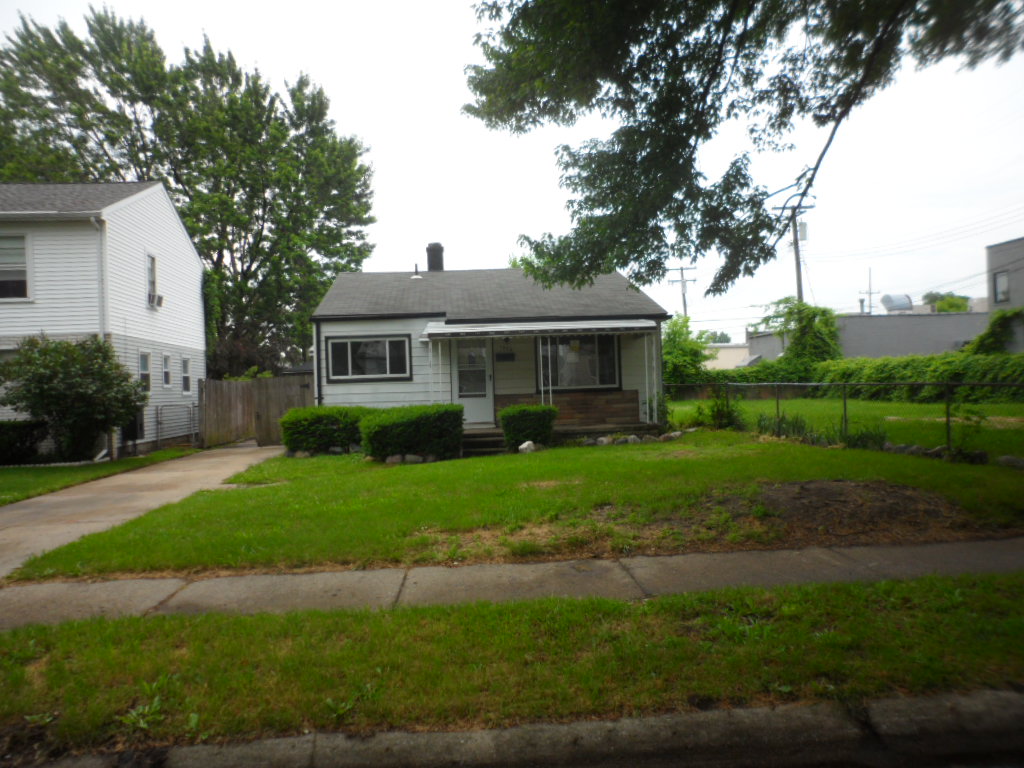 1936 Goulson Ave, Warren, MI 48091 